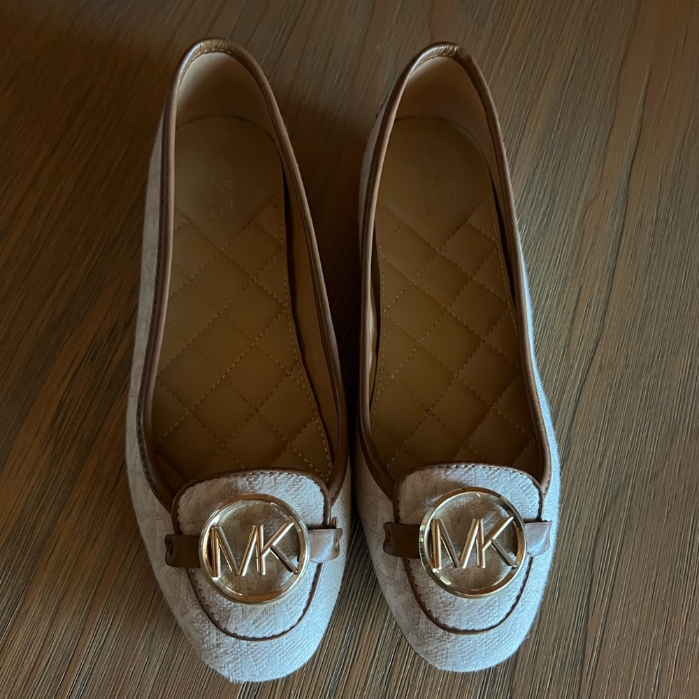 MK Ballet/Loafer Flats (Size 6.5)